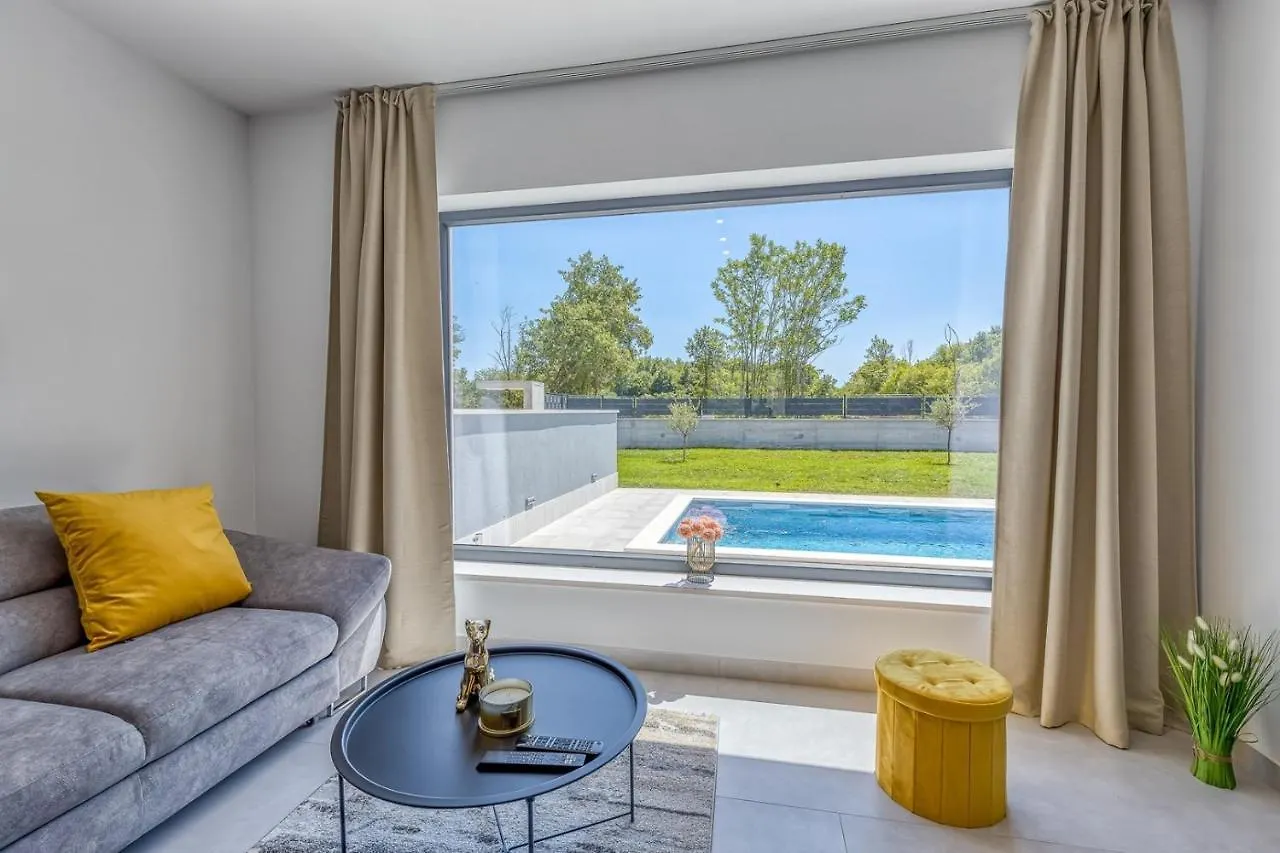 Villa Nona Kringa 0*,