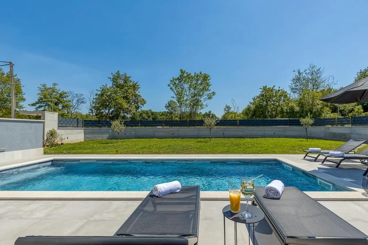 Villa Nona Kringa 0*,  Croatia